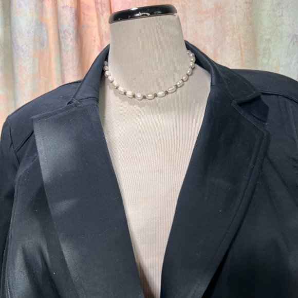 📌Avenue Timeless Black Cotton Blazer - Jacket with Smocked Sleeves - Picture 3 of 16
